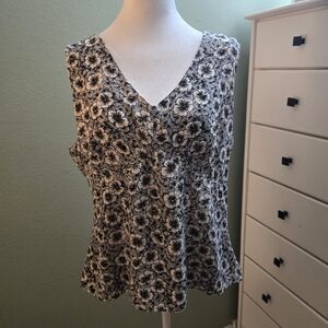 Covington Women's Black and Cream Floral Top